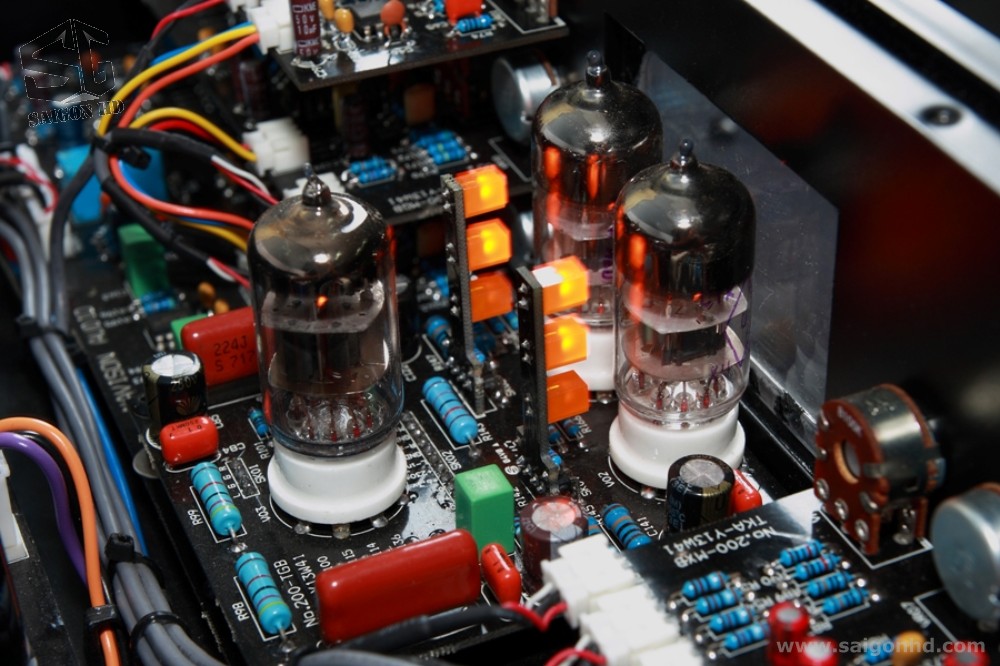 Amply đèn Karaoke NAVISON AUDIO N200 SAIGON HD